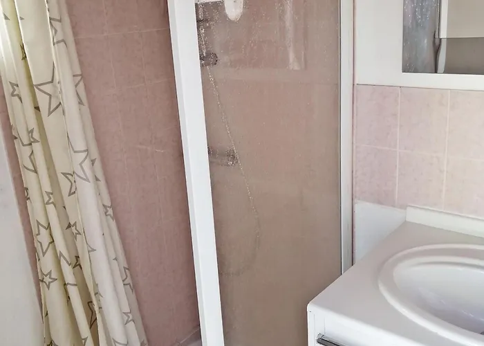 Maison A L'herbaudiere Pour 7 Pers. Proche Avec Independant - Fr-1-823-13 Holiday home