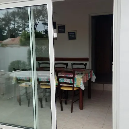 Maison A L'herbaudiere Pour 7 Pers. Proche Avec Independant - Fr-1-823-13